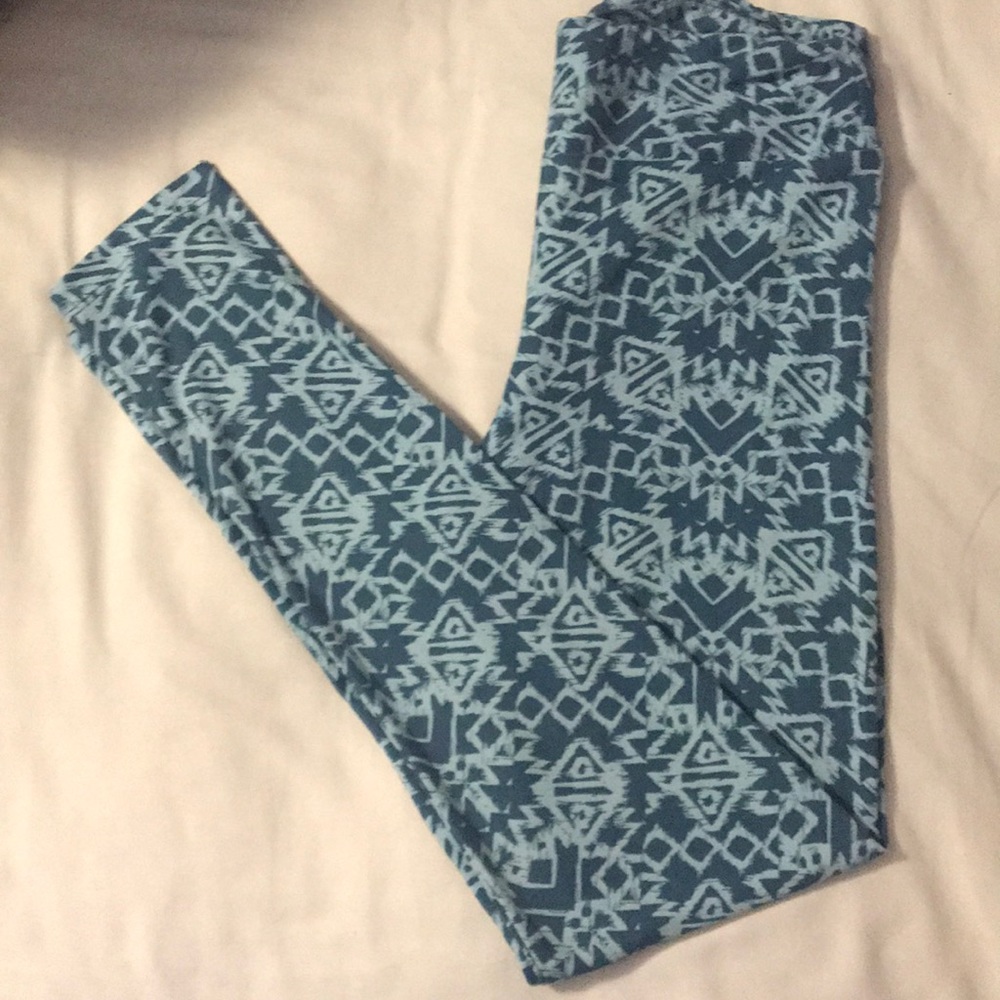 🆕 Lularoe ONE SIZE butter soft LEGGINGS